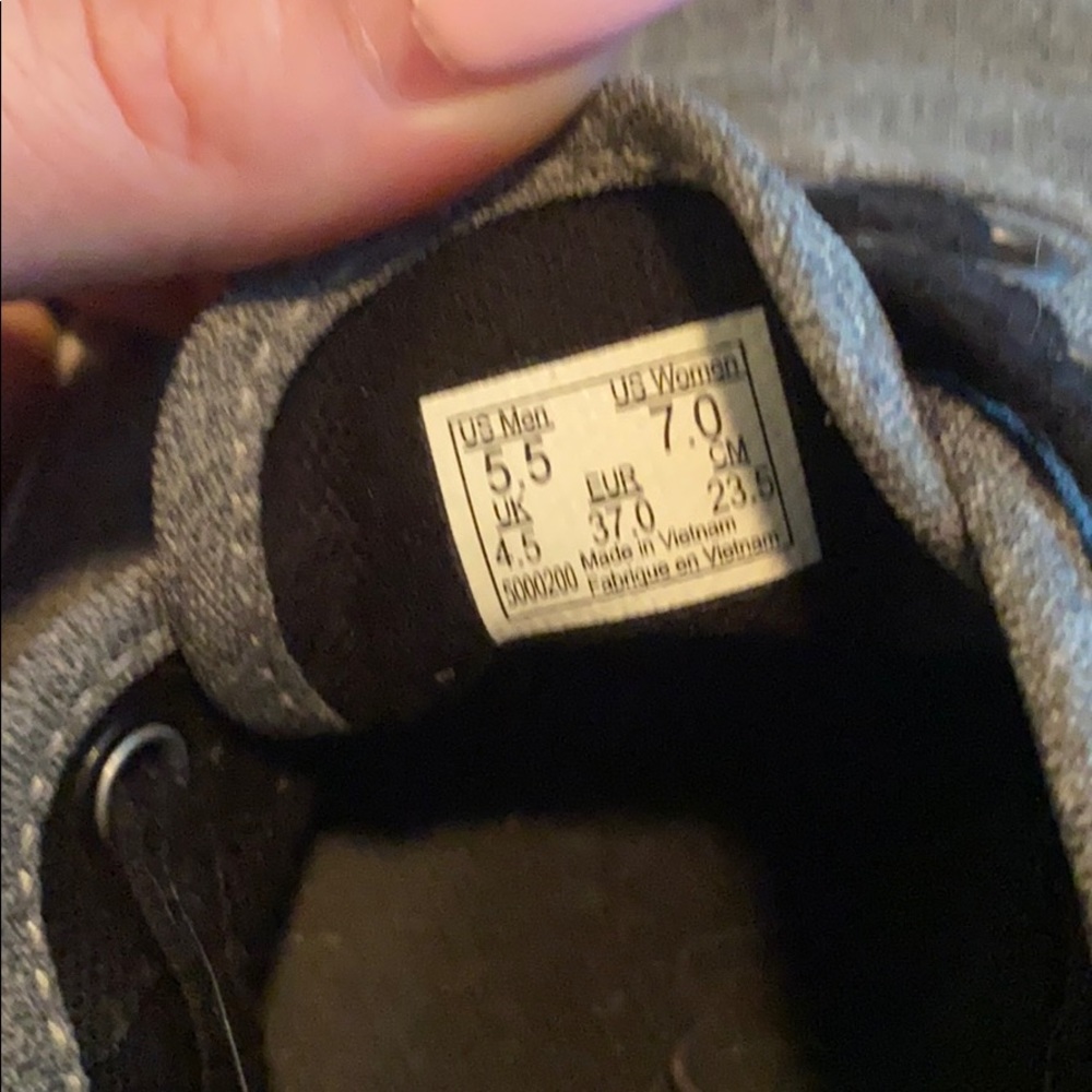 Vans - Picture 4 of 5